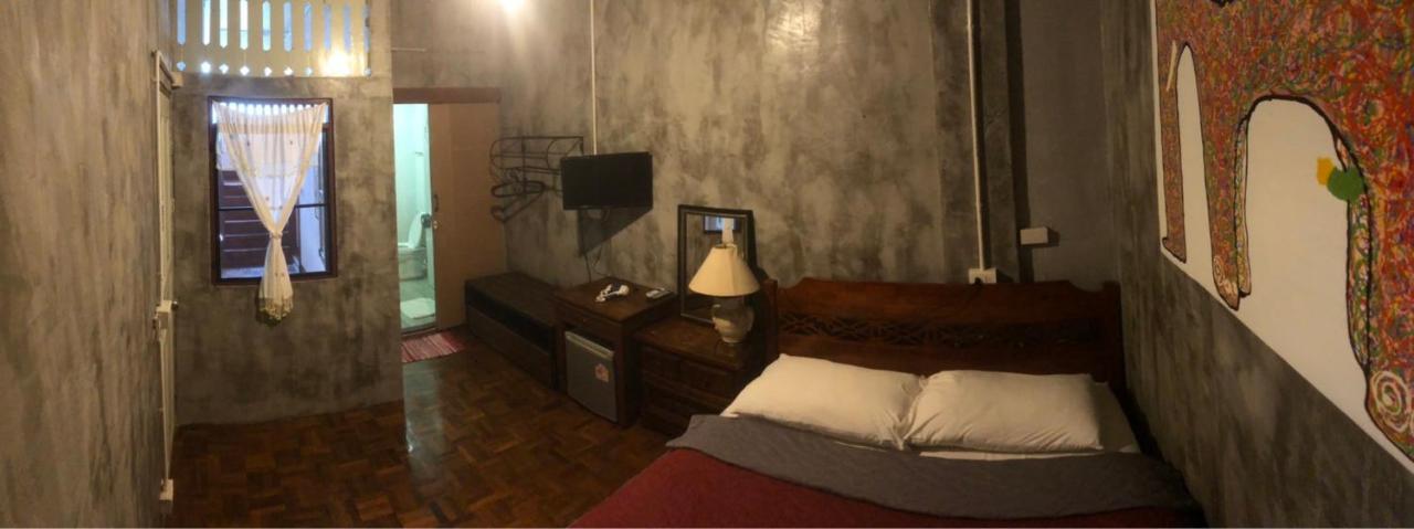 Bee Friend Hostel Чіангмай Екстер'єр фото